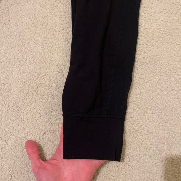 Lululemon align black joggers! - Picture 5 of 6